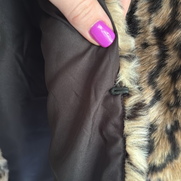 BB Dakota, women’s size Small, faux fur, leopard print cropped jacket - Picture 3 of 6